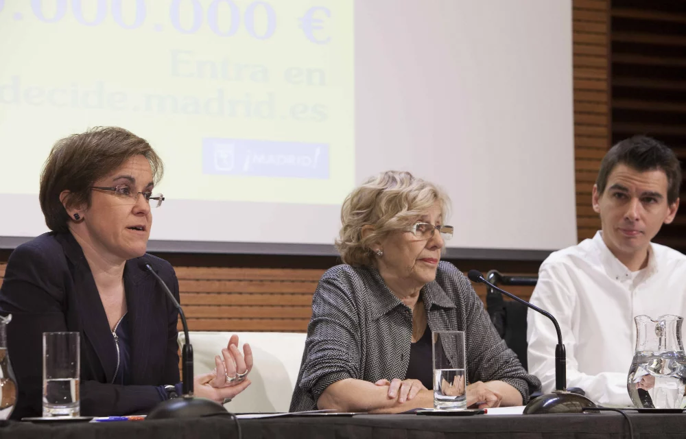 Purificación Causapié, Manuela Carmena y Pablo Soto (Foto: Ayto. de Madrid)