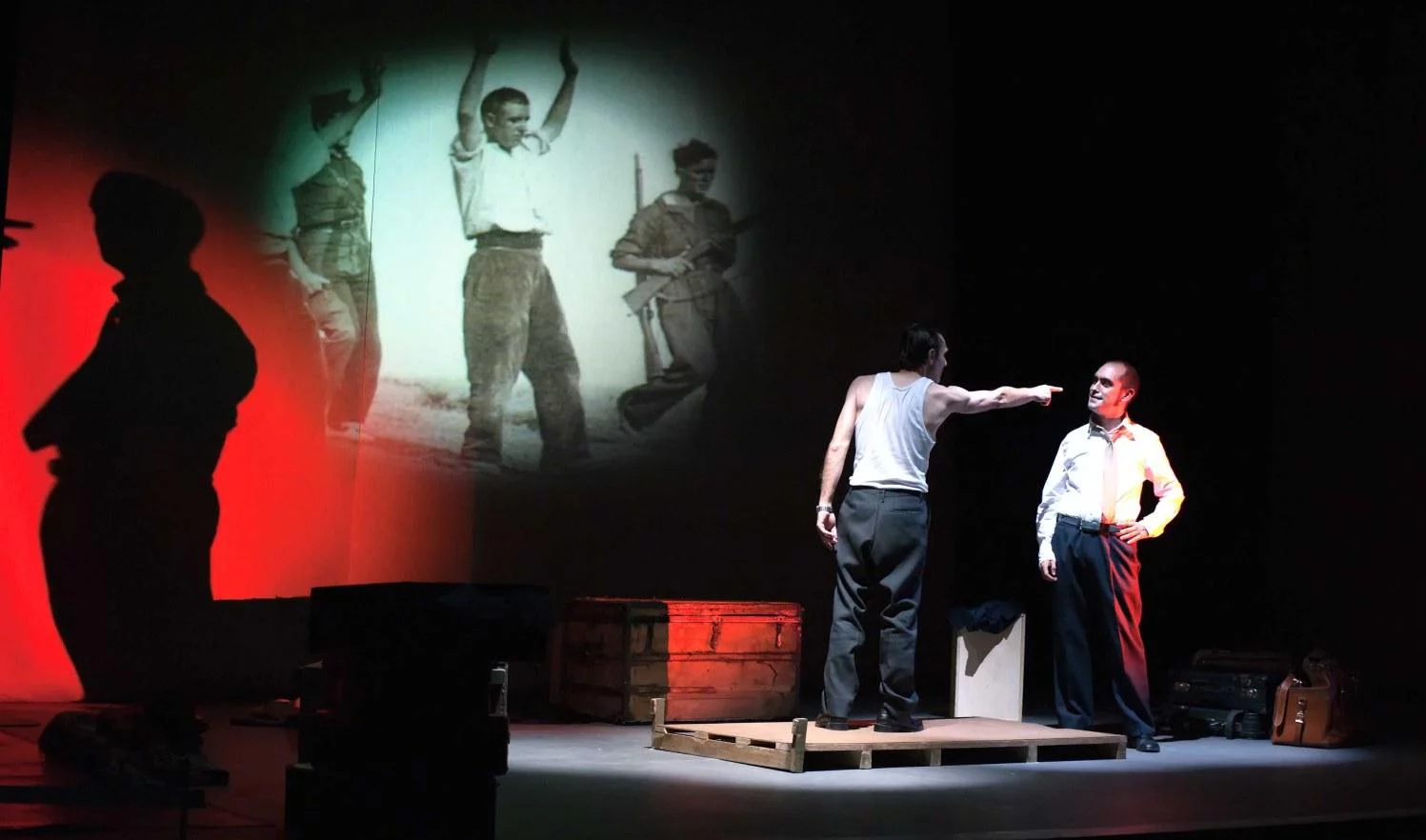 Una escena de 'Ligeros de equipaje' (Viridiana Producciones)