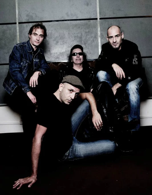 Los Enemigos