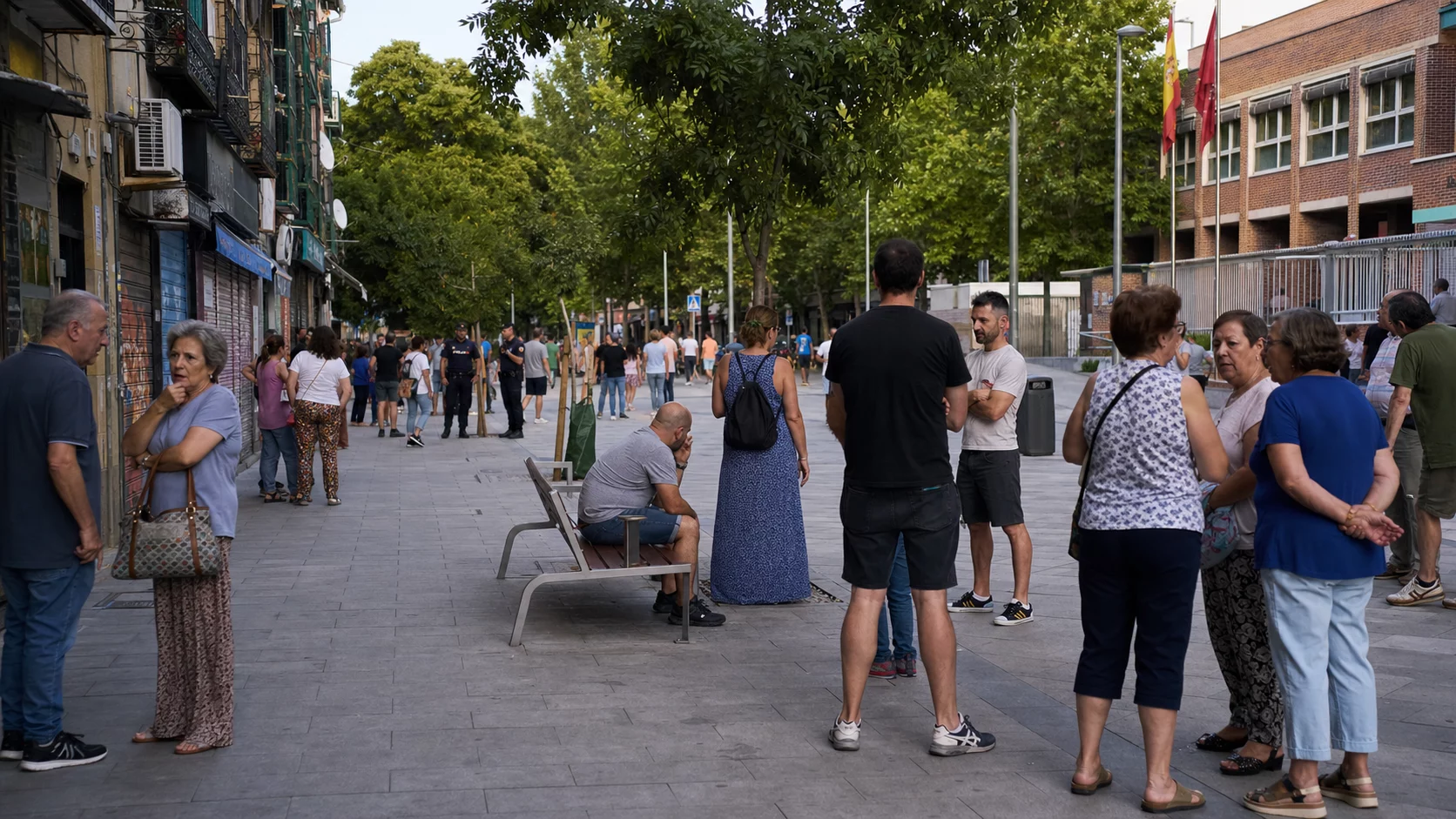 Ilustración editorial de vecinos conversando en el bulevar de Peña Gorbea, en Puente de Vallecas